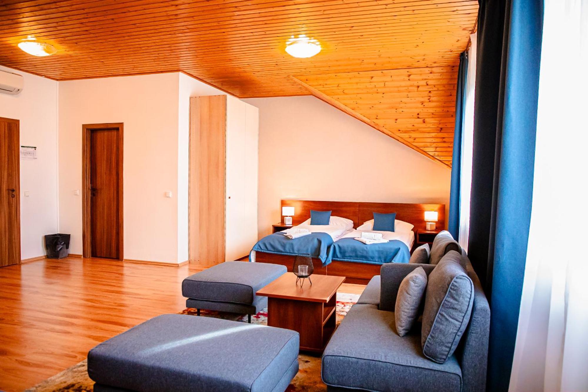 Hotel Rozalka بيزينوك المظهر الخارجي الصورة