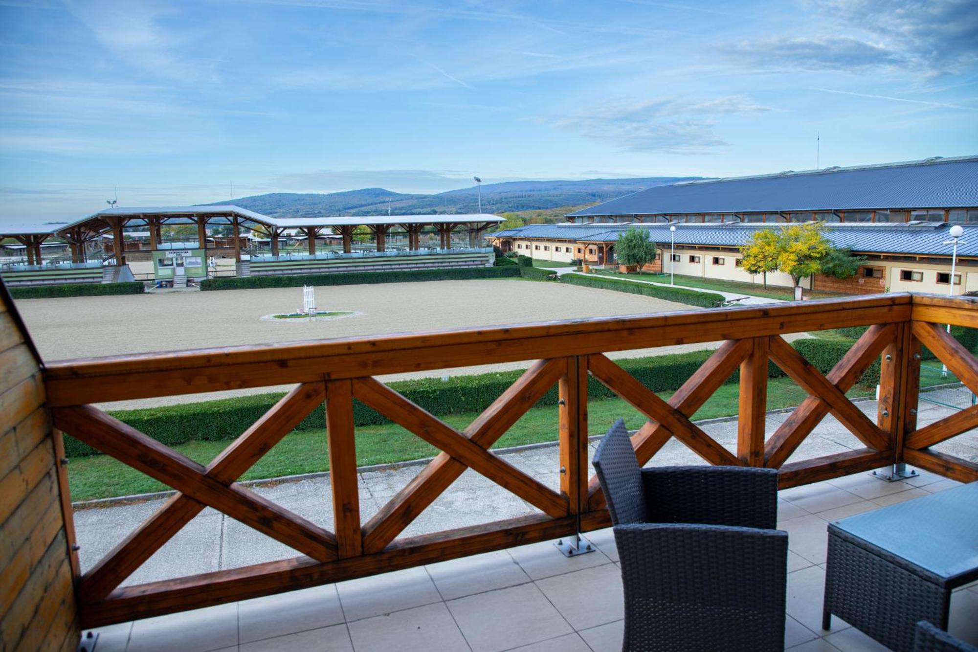 Hotel Rozalka بيزينوك المظهر الخارجي الصورة