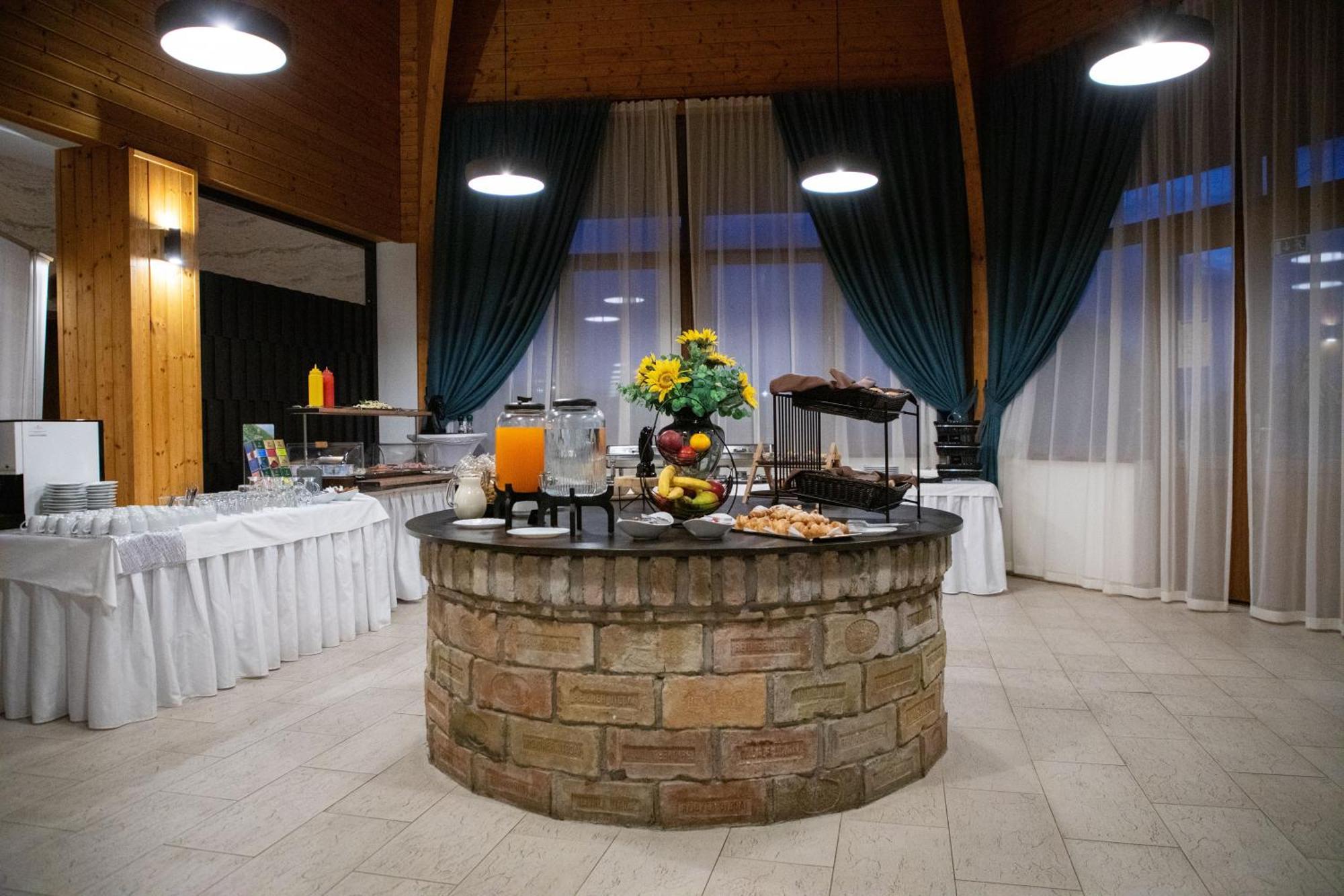 Hotel Rozalka بيزينوك المظهر الخارجي الصورة