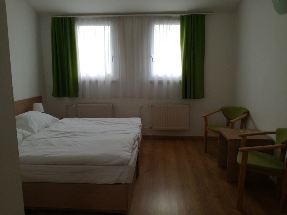Hotel Rozalka بيزينوك المظهر الخارجي الصورة