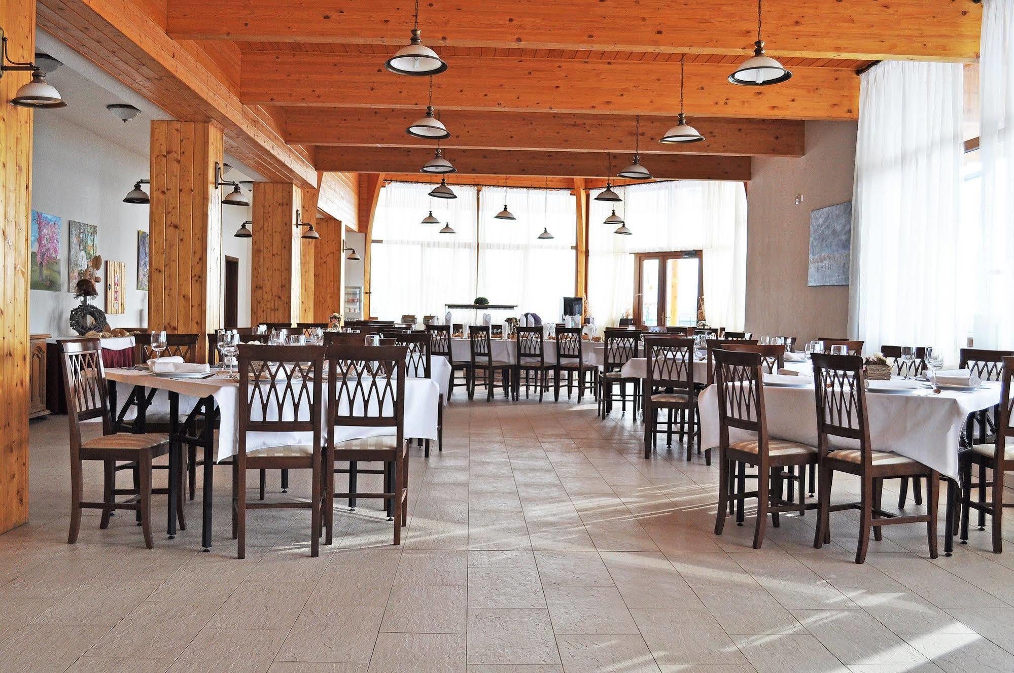 Hotel Rozalka بيزينوك المظهر الخارجي الصورة